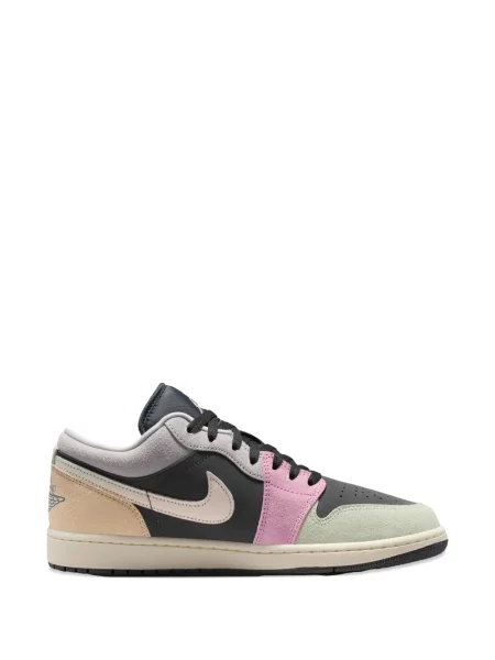 Sneakerși Jordan cu șireturi din dantelă negru