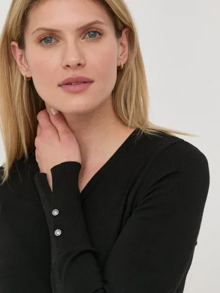 Haftowany sweter z dekoltem w serek Guess z dekoltem w serek czarny