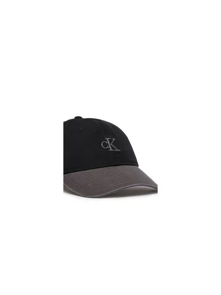 Kapa s šiltom Calvin Klein črna