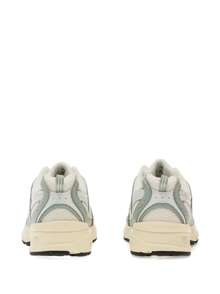 Велурени маратонки New Balance 530 с висока талия с принт сиво
