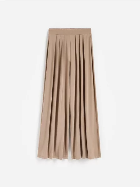 Reserved Pantaloni cu conținut ridicat de modal bej