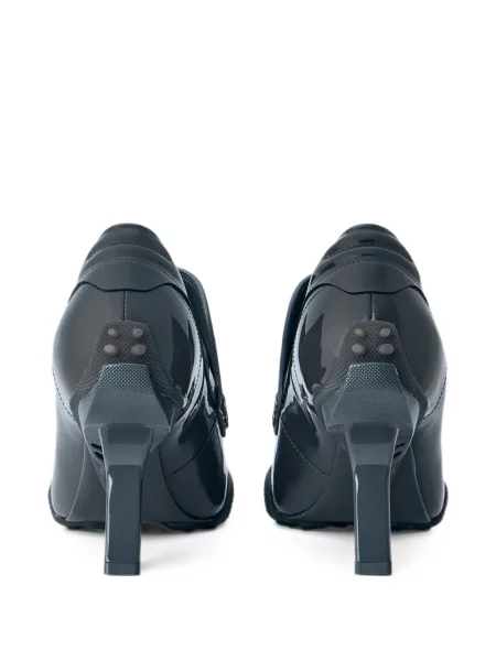 Pantofi cu toc Lacoste din piele de lac gri