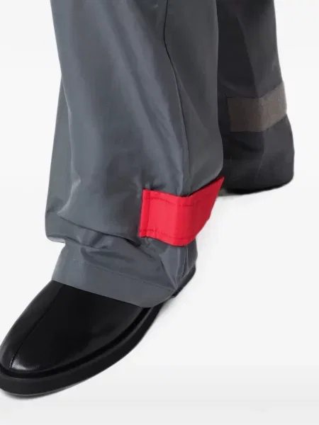 Pantaloni Lii cu bretele gri