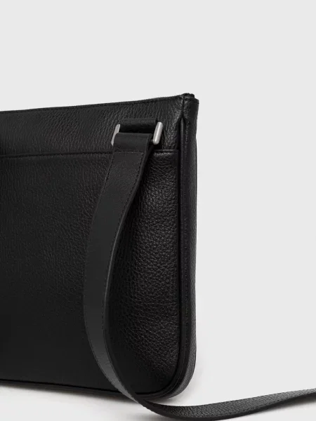 Кожаная сумка Emporio Armani черная