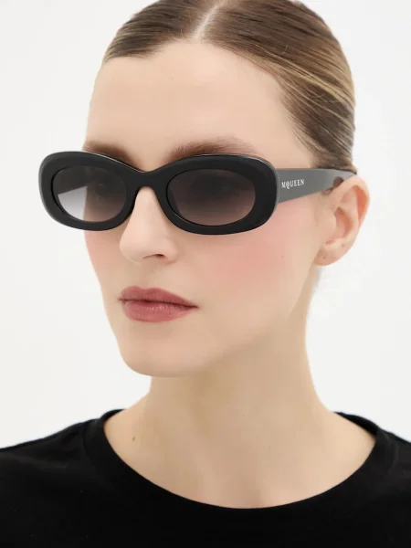 Слънчеви очила Alexander McQueen черно