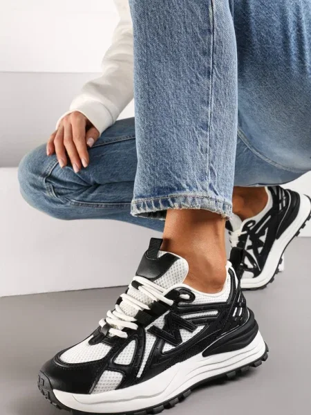Sneakers pe platformă cu inserții din plasă Epionna negri
