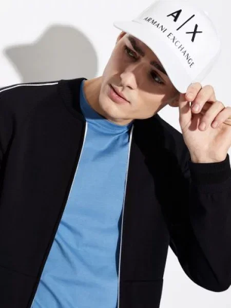 Кепка Armani Exchange біла
