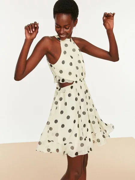 Sukienka mini Trendyol w grochy z nadrukiem