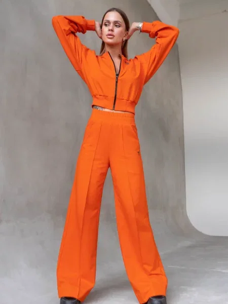 Женский костюм с брюками палаццо помаранчеві