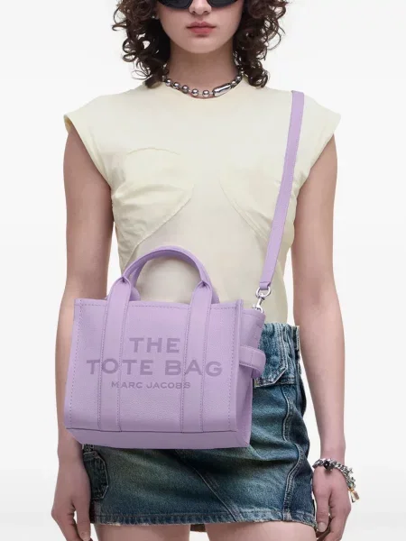Iš natūralios odos mažas odinė rankinė Marc Jacobs violetinė