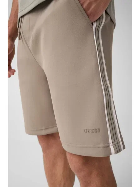 Guess Текстилни панталони Bermuda Fit зелен