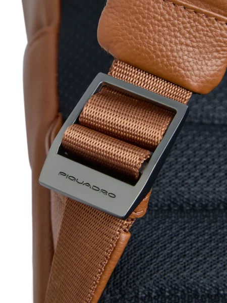 Rucsac Piquadro din piele portocaliu