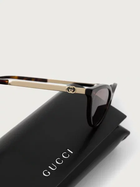 Солнцезащитные очки Gucci