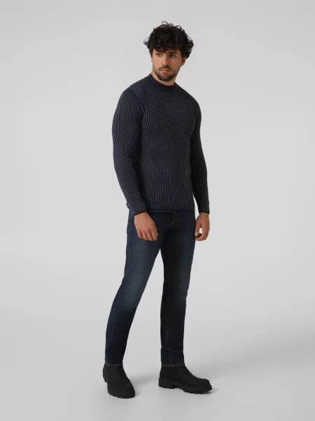 Зауженные джинсы Armani Exchange синий