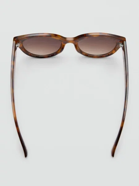 Okulary przeciwsłoneczne cat eye czekoladowy Kobieta uniwersalny MANGO
