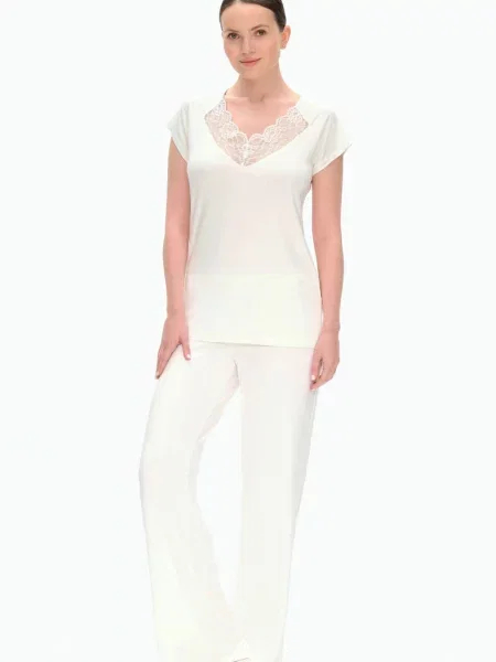 Однотонная женская пижама с брюками біла