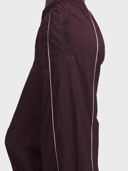 Спортивные штаны Under Armour красные