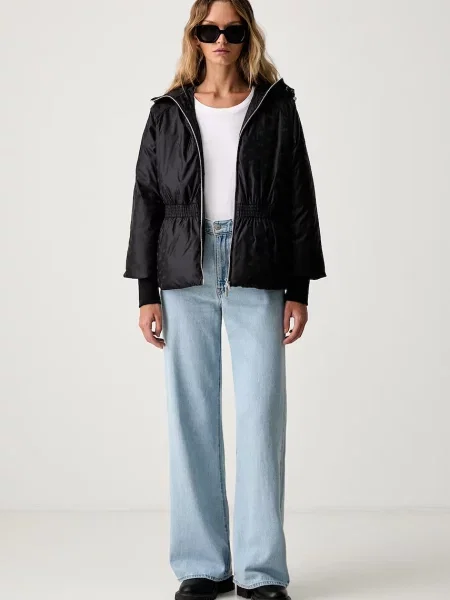 Armani Exchange jachetă scurtă pentru femei negru