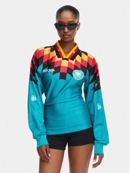 Bluzka z długim rękawem o kroju slim fit z aplikacją z logo dfb Adidas Originals zielona