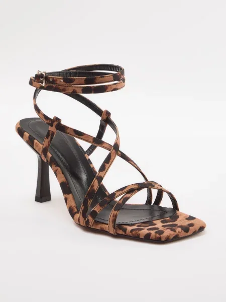 Trendyol Sandale maro coniac negru