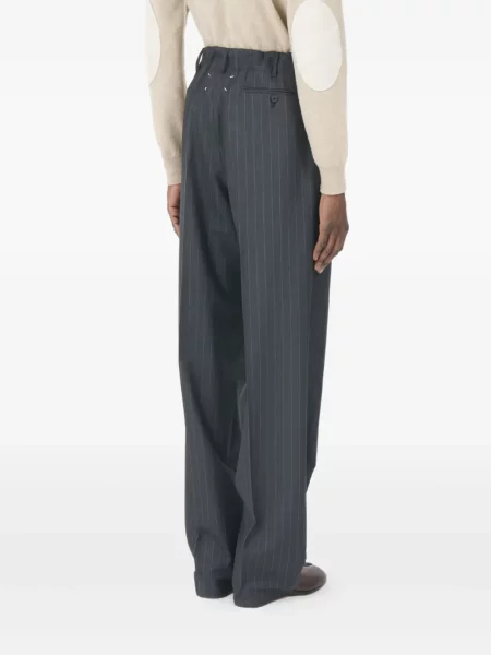 Pantaloni Maison Margiela cu dungi plisate gri