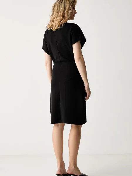 Guess сукня з модалем MORGANA
