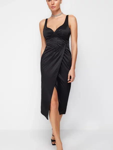 Rochie Trendyol din satin drapată plic negru