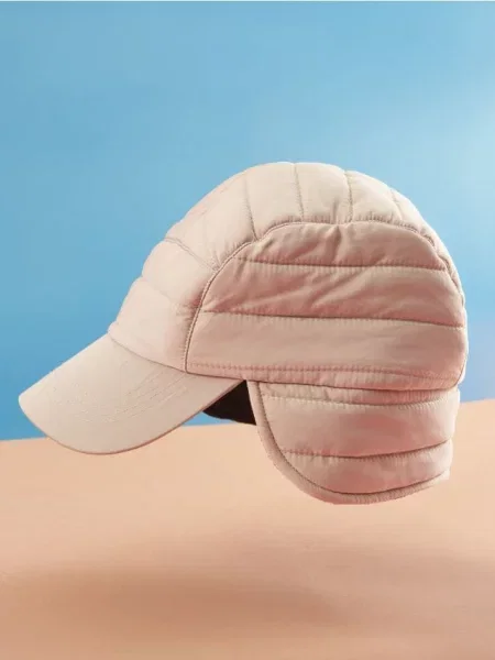 Кепка Sinsay с надписями бежевая