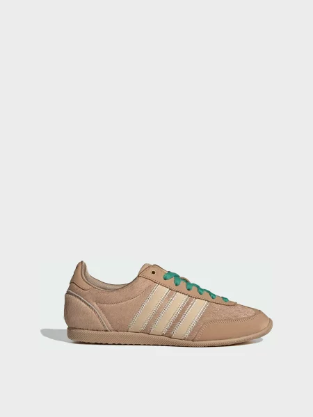 Кросівки adidas синтетичний коричневий