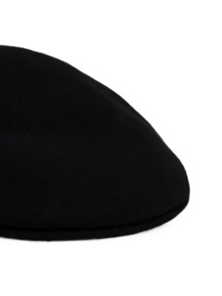 Вълнена шапка Kangol бродирана без ток черно