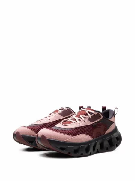 Sneakerși On roșu