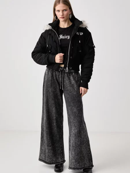 Juicy Couture Hlače ANNEN' črna