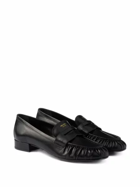 Pantofi loafer Prada din piele negru