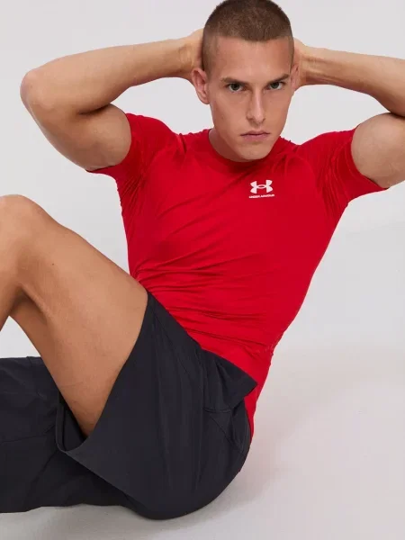Тениска за трениране Under Armour с изчистен дизайн червено