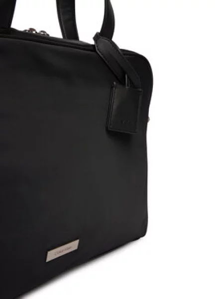Calvin Klein Taška na laptop Sleek Slim Commuter čierna