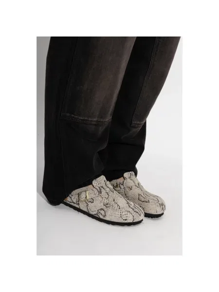 Klapki Birkenstock skórzane z logo beżowe