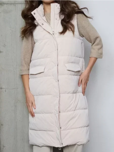 Стьобаний puffer жилет із відстібним капюшоном кремовий