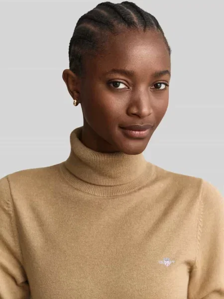 Sweter z golfem o kroju regular fit z mieszanki wełny Gant beżowy