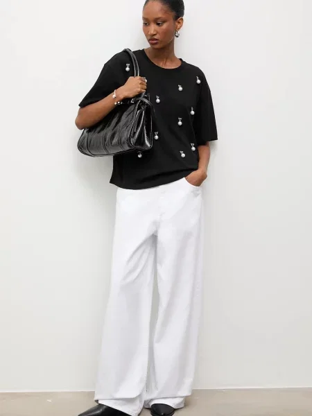 Блузка Answear.LAB з аплікацією чорний