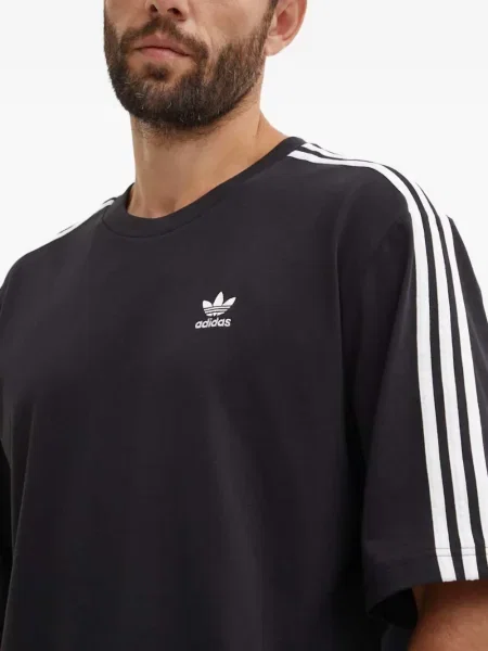 Prugaste kratke hlače Adidas crna