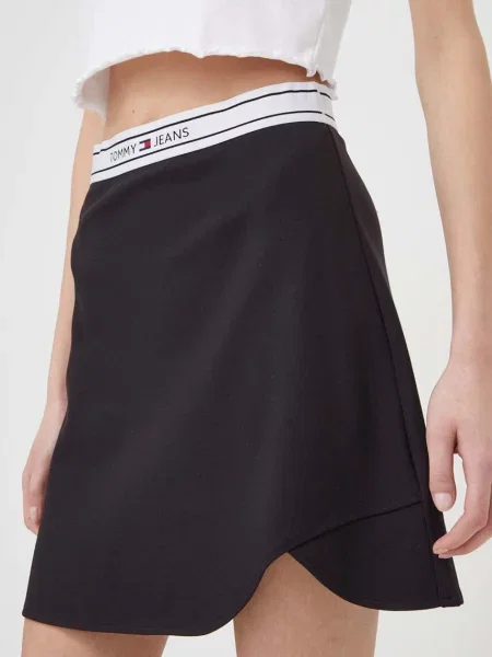 Fustă din denim Tommy Jeans negru