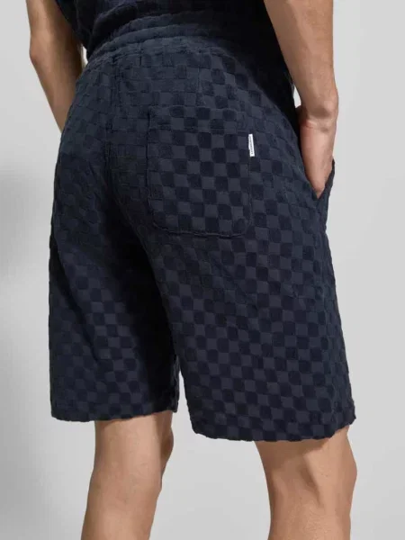 Szorty w kroju regular fit z naszywką z logo Lindbergh