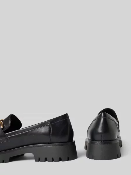Loafersy z łańcuszek Tamaris czarny