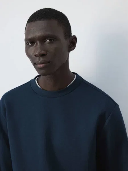 Bluza z mieszanki bawełny o kroju regular fit Mężczyzna S MANGO MAN ciemnoniebieski