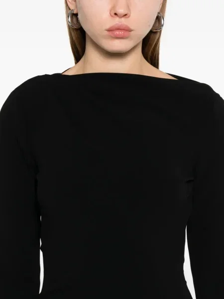 Rochie Max Mara drapată de costum negru