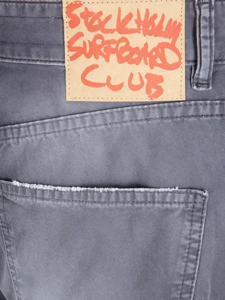 Τζιν Stockholm Surfboard Club με φθαρμένο εφέ γκρι