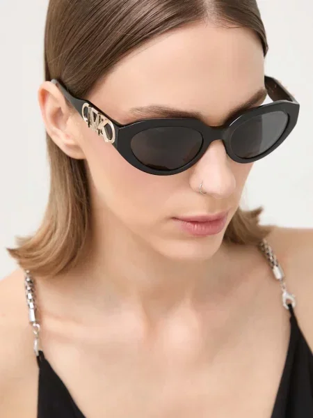 Слънчеви очила Michael Kors EMPIRE OVAL черно