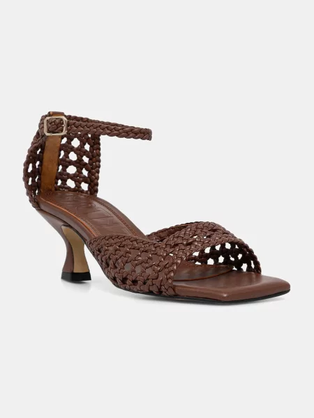 Кожаные босоножки Souliers Martinez на низком каблуке