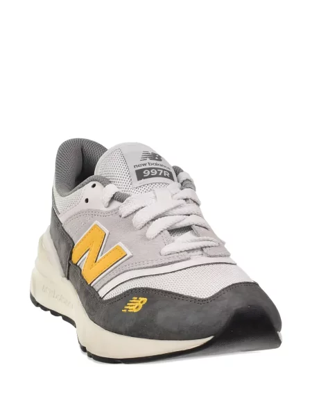 Sneakerși New Balance 530 din piele de căprioară roz
