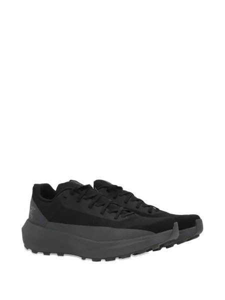 Tenisice Arc'teryx s printom crna